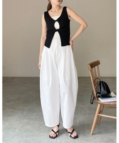 She's Closet（シーズクローゼット）の「フロントオープン クロス ツイストデザイン リブタンクトップ（タンクトップ・レディース・ホワイト/グレー/ブラック・FREE）」の13枚目の写真