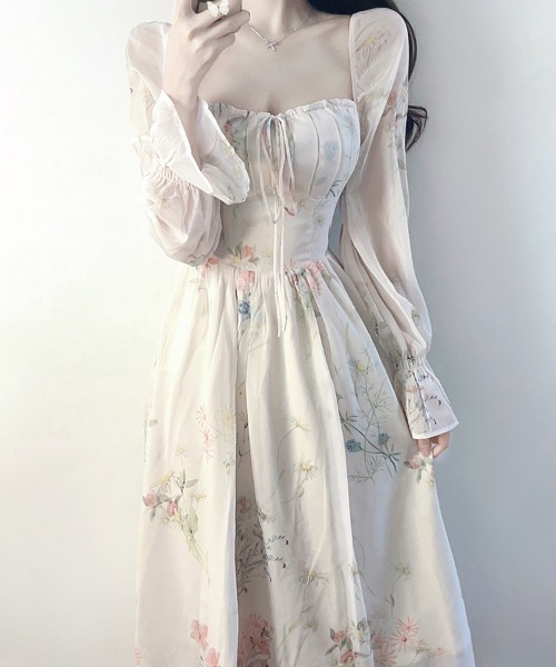 LUCPY(ラクピー)の「シアーフラワープリントロングワンピース(ワンピース・レディース・ホワイト・X-LARGE/LARGE/MEDIUM/SMALL)」の2枚目の写真