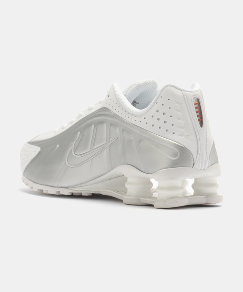 NIKE(ナイキ)の「NIKE W SHOX R4 AR3565-101(スニーカー・レディース・ホワイト・23cm)」の3枚目の写真