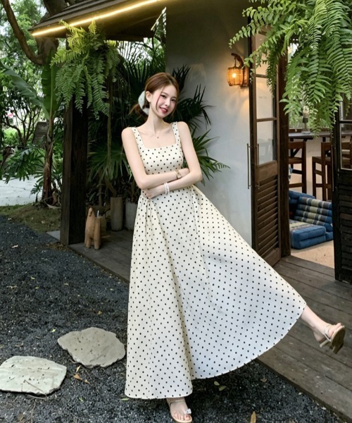 FAVORITO(ファヴォリート)の「ドット柄ノースリーブワンピース(ワンピース・レディース・ベージュ・S/M/L)」の2枚目の写真