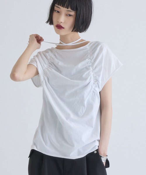 Lui's（ルイス）の「フロントギャザーホルターネックプルオーバーTシャツ（Tシャツ/カットソー・レディース・ブラウン/オフホワイト/ブラック・FREE）」の4枚目の写真