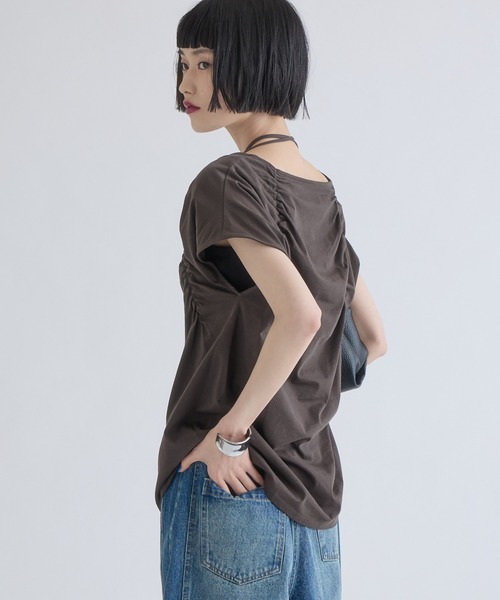 Lui's（ルイス）の「フロントギャザーホルターネックプルオーバーTシャツ（Tシャツ/カットソー・レディース・ブラウン/オフホワイト/ブラック・FREE）」の21枚目の写真