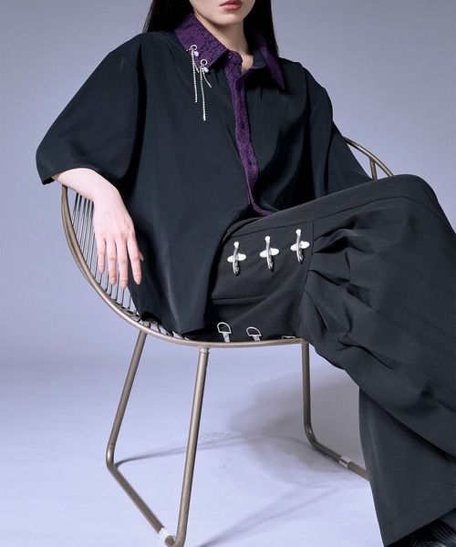 Ellno Loset(エルノロゼット)の「パールロングチェーンレースクレリックシャツ(シャツ/ブラウス・メンズ・ブラック/オフホワイト/グレー・SMALL/MEDIUM/LARGE)」の8枚目の写真