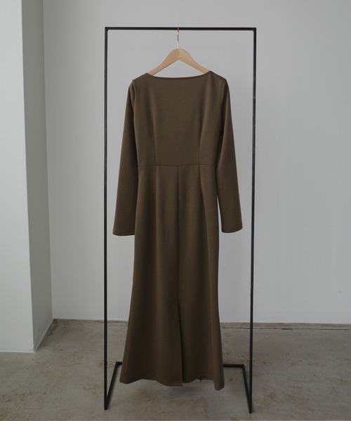 Louere（ルエレ）の「ファスナースリットドレープロングスリーブワンピース【一部ペチスカートSET】[高身長サイズMT有り]（ワンピース・レディース・ダークベージュ/アイボリー/ブラック・MT/X-LARGE/LARGE/MEDIUM/SMALL）」の5枚目の写真