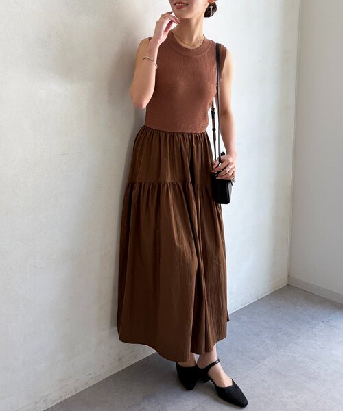 Chez toi(シェトワ)の「ニット×ティアードドッキングワンピース(ワンピース・レディース・ブラック/オフホワイト/ブラウン・FREE)」の3枚目の写真