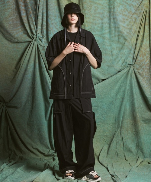 MAISON SPECIAL(メゾンスペシャル)の「《UNISEX》Lyocell Nylon Washer Prime-Over Piping-detailed Switched Open-collar Shirt/リヨセルナイロンワッシャープライムオーバーパイピングスイッチングオープンカラーシャツ【MAISON SPECIAL/メゾンスペシャル】■セットアップ対応■(シャツ/ブラウス・メンズ・ブラック/グレイッシュベージュ/ブラウン・1/0/2)」の5枚目の写真