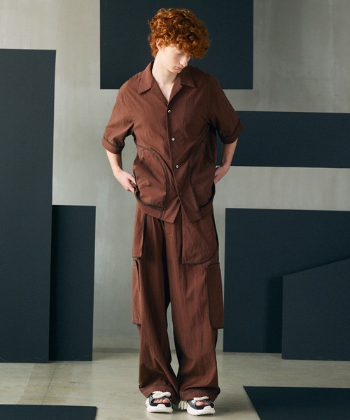 MAISON SPECIAL(メゾンスペシャル)の「《UNISEX》Lyocell Nylon Washer Prime-Over Piping-detailed Switched Open-collar Shirt/リヨセルナイロンワッシャープライムオーバーパイピングスイッチングオープンカラーシャツ【MAISON SPECIAL/メゾンスペシャル】■セットアップ対応■(シャツ/ブラウス・メンズ・ブラック/グレイッシュベージュ/ブラウン・1/0/2)」の6枚目の写真