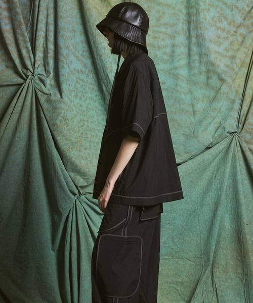 MAISON SPECIAL(メゾンスペシャル)の「《UNISEX》Lyocell Nylon Washer Prime-Over Piping-detailed Switched Open-collar Shirt/リヨセルナイロンワッシャープライムオーバーパイピングスイッチングオープンカラーシャツ【MAISON SPECIAL/メゾンスペシャル】■セットアップ対応■(シャツ/ブラウス・メンズ・ブラック/グレイッシュベージュ/ブラウン・1/0/2)」の11枚目の写真