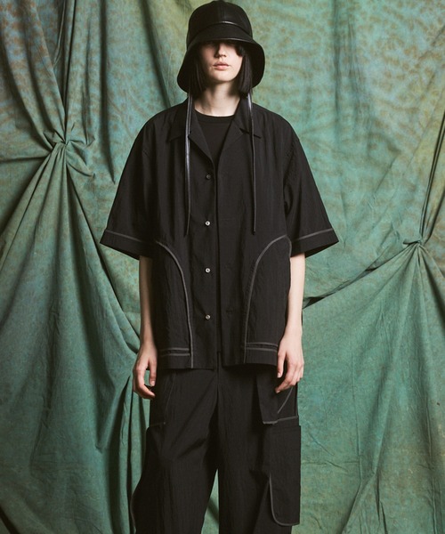 MAISON SPECIAL(メゾンスペシャル)の「《UNISEX》Lyocell Nylon Washer Prime-Over Piping-detailed Switched Open-collar Shirt/リヨセルナイロンワッシャープライムオーバーパイピングスイッチングオープンカラーシャツ【MAISON SPECIAL/メゾンスペシャル】■セットアップ対応■(シャツ/ブラウス・メンズ・ブラック/グレイッシュベージュ/ブラウン・1/0/2)」の10枚目の写真