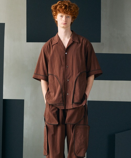 MAISON SPECIAL(メゾンスペシャル)の「《UNISEX》Lyocell Nylon Washer Prime-Over Piping-detailed Switched Open-collar Shirt/リヨセルナイロンワッシャープライムオーバーパイピングスイッチングオープンカラーシャツ【MAISON SPECIAL/メゾンスペシャル】■セットアップ対応■(シャツ/ブラウス・メンズ・ブラック/グレイッシュベージュ/ブラウン・1/0/2)」の13枚目の写真