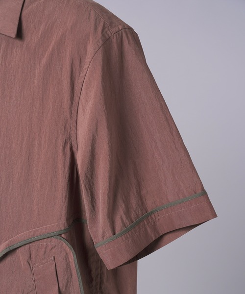 MAISON SPECIAL(メゾンスペシャル)の「《UNISEX》Lyocell Nylon Washer Prime-Over Piping-detailed Switched Open-collar Shirt/リヨセルナイロンワッシャープライムオーバーパイピングスイッチングオープンカラーシャツ【MAISON SPECIAL/メゾンスペシャル】■セットアップ対応■(シャツ/ブラウス・メンズ・ブラック/グレイッシュベージュ/ブラウン・1/0/2)」の22枚目の写真