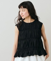 リブ イン コンフォート シャーリング×マント風シルエットで華奢見えする接触冷感のノースリーブブラウス
