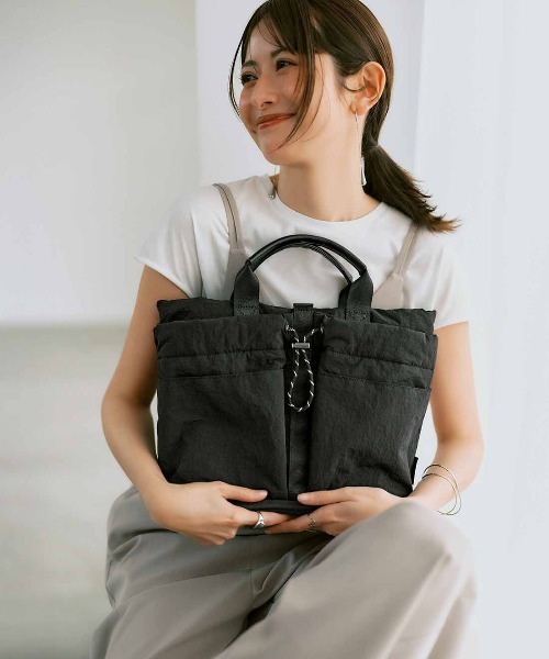 IEDIT（イディット）の「ＩＥＤＩＴ　インナーバッグいらず　荷物の住所を決めて整理整頓　オシャレ顔の２‐ＷＡＹトートバッグ〈ブラック〉（トートバッグ・レディース・ブラック・ONE SIZE）」の3枚目の写真