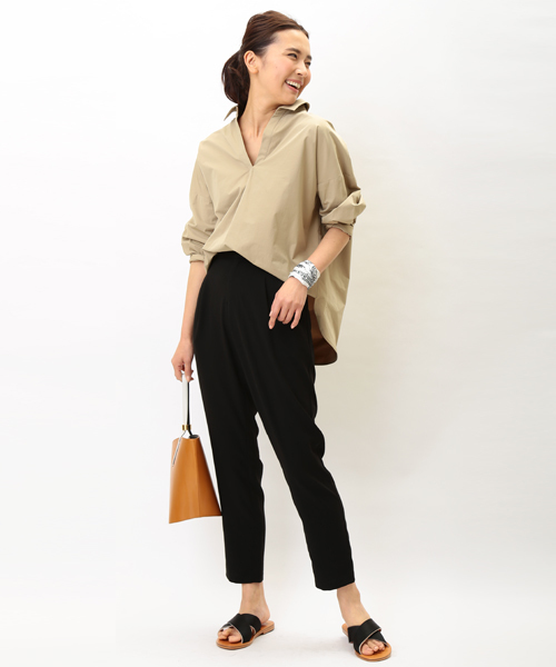 GALLARDAGALANTE（ガリャルダガランテ）の「BIGシャツ（シャツ/ブラウス・レディース・カーキ/オフホワイト/ベージュ/ネイビー・FREE）」の3枚目の写真