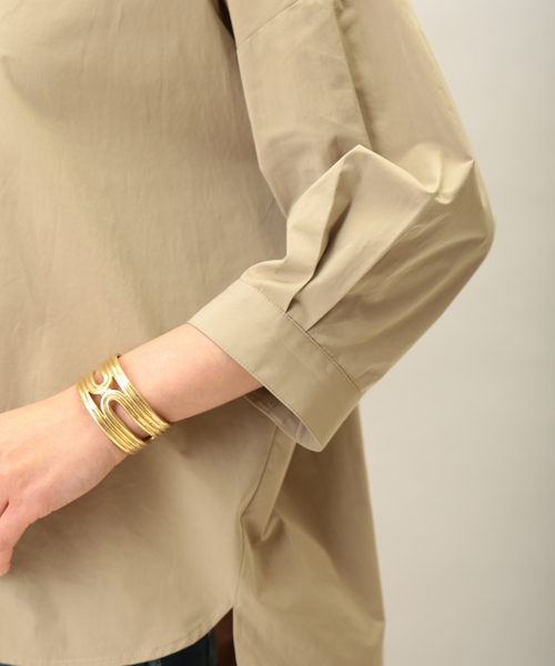 GALLARDAGALANTE（ガリャルダガランテ）の「BIGシャツ（シャツ/ブラウス・レディース・カーキ/オフホワイト/ベージュ/ネイビー・FREE）」の14枚目の写真