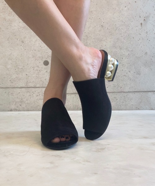 Jeffrey Campbell（ジェフリーキャンベル）の「スエードパールヒールサンダル（サンダル・レディース・ブラック・38/37/36）」の3枚目の写真
