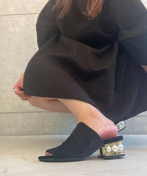 Jeffrey Campbell（ジェフリーキャンベル）の「スエードパールヒールサンダル（サンダル・レディース・ブラック・38/37/36）」の6枚目の写真