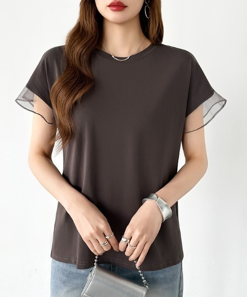 COCOMOMO(ココモモ)の「透け感で差をつける 袖シアーコットンTシャツ シアー 切替 袖チュール トップス カットソー 半袖 Tシャツ チュールドッキング 綿 コットンTシャツ 夏服(Tシャツ/カットソー・レディース・ダークグレー/ブラック/ホワイト・FREE)」の22枚目の写真