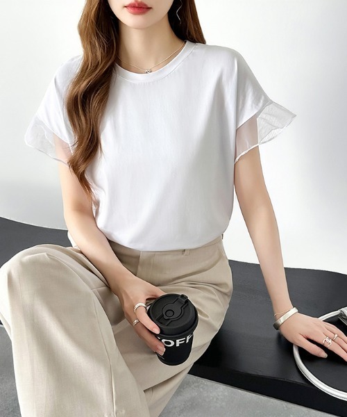 COCOMOMO(ココモモ)の「透け感で差をつける 袖シアーコットンTシャツ シアー 切替 袖チュール トップス カットソー 半袖 Tシャツ チュールドッキング 綿 コットンTシャツ 夏服(Tシャツ/カットソー・レディース・ダークグレー/ブラック/ホワイト・FREE)」の13枚目の写真
