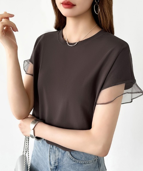 COCOMOMO(ココモモ)の「透け感で差をつける 袖シアーコットンTシャツ シアー 切替 袖チュール トップス カットソー 半袖 Tシャツ チュールドッキング 綿 コットンTシャツ 夏服(Tシャツ/カットソー・レディース・ダークグレー/ブラック/ホワイト・FREE)」の9枚目の写真