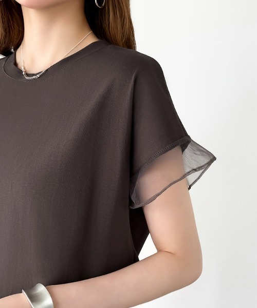 COCOMOMO(ココモモ)の「透け感で差をつける 袖シアーコットンTシャツ シアー 切替 袖チュール トップス カットソー 半袖 Tシャツ チュールドッキング 綿 コットンTシャツ 夏服(Tシャツ/カットソー・レディース・ダークグレー/ブラック/ホワイト・FREE)」の19枚目の写真