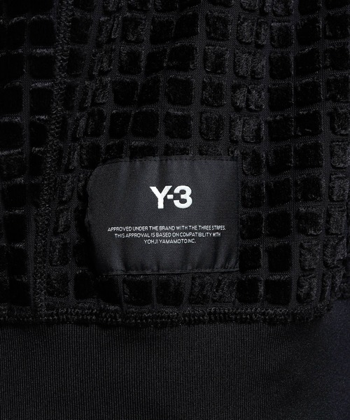 Y-3(ワイスリー)の「Y-3 REVERSIBLE HOODED TRACK JACKET(ジャージ・メンズ・ブラック・X-SMALL/X-LARGE/LARGE/MEDIUM/SMALL)」の4枚目の写真