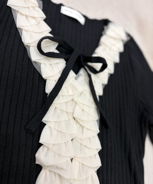 REINE NOIRE(レーヌノワール)の「fleur frill tops. / フルール フリル トップス(シャツ/ブラウス・レディース・ブラック×ホワイト・FREE)」の20枚目の写真
