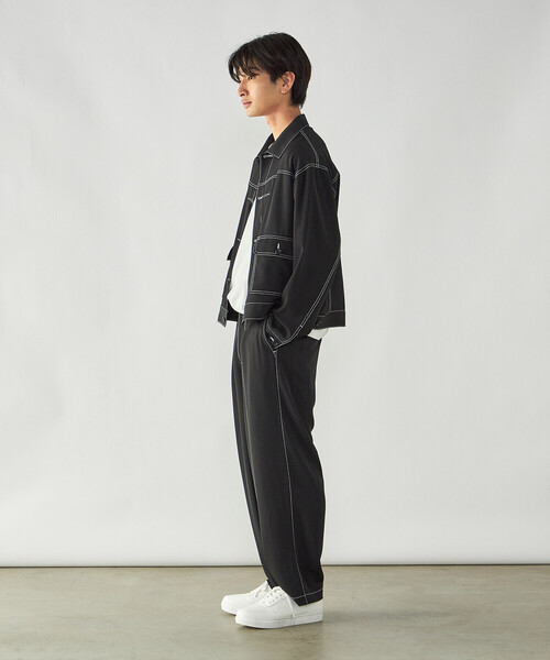 COMME CA ISM(コムサイズム)の「【吸水速乾】コントラストステッチ ショートブルゾン(ブルゾン・メンズ・ブラック・M/L)」の4枚目の写真