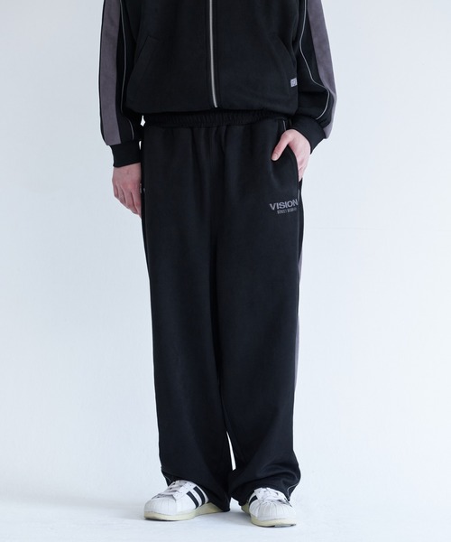 VISION STREET WEAR(ヴィジョンストリートウェア)の「Fake suede track pants / フェイクスエードトラックパンツ(その他パンツ・メンズ・ピンク系その他/オフホワイト/ブラック/ブラウン・X-LARGE/LARGE/MEDIUM)」の1枚目の写真