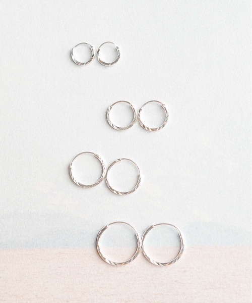 Chick（チック）の「【es】silver925 プレーンデザインピアス（ピアス（両耳用）・メンズ・シルバー・X-SMALL/LARGE/MEDIUM/SMALL）」の5枚目の写真