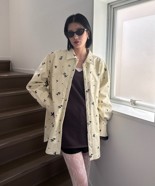 Ameri(アメリ)の「LOW BASIC 2WAY OVER KNIT TOP(ニット/セーター・レディース・ネイビー/ブラウン/レッド/アイボリー・FREE)」の6枚目の写真
