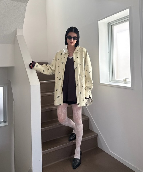 Ameri(アメリ)の「LOW BASIC 2WAY OVER KNIT TOP(ニット/セーター・レディース・ネイビー/ブラウン/レッド/アイボリー・FREE)」の9枚目の写真