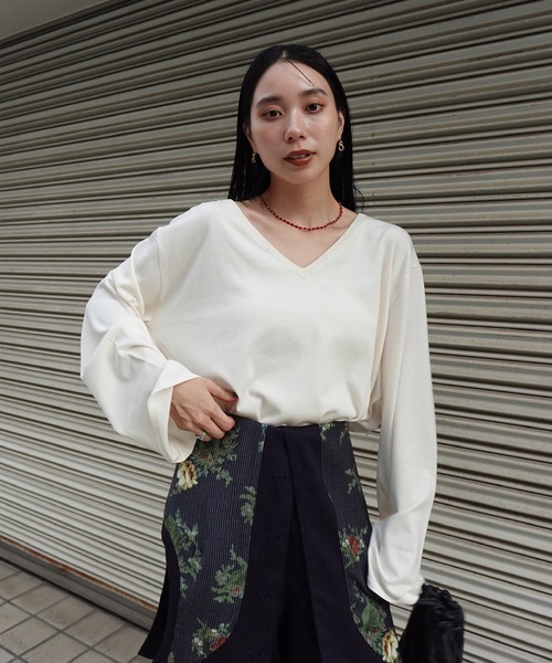 Ameri(アメリ)の「LOW BASIC 2WAY OVER KNIT TOP(ニット/セーター・レディース・ネイビー/ブラウン/レッド/アイボリー・FREE)」の10枚目の写真