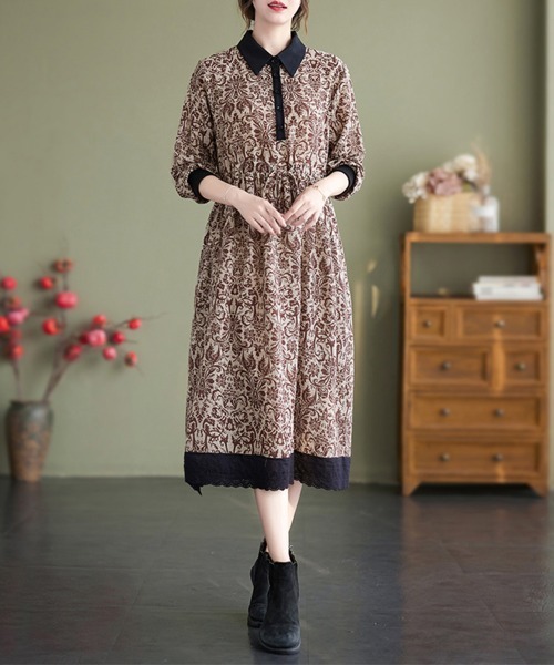 ONEP STAR（ワンピスター）の「ダマスク柄切替襟付き長袖ワンピース（ワンピース・レディース・ブラック/ダークブラウン/ネイビー/レッド・MEDIUM/LARGE/X-LARGE）」の9枚目の写真
