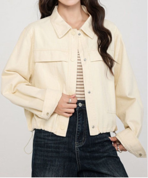&soiree(アンドソワレ)の「ドロストショート丈長袖ジャケット(その他アウター・レディース・アイボリー/レッド・SMALL/MEDIUM/LARGE)」の8枚目の写真