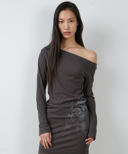 THEVINYLHOUSE(ザバイニルハウス)の「OFF SHOULDER ONE-PIECE(W) CHARCOAL(ワンピース・レディース・その他・FREE)」の1枚目の写真
