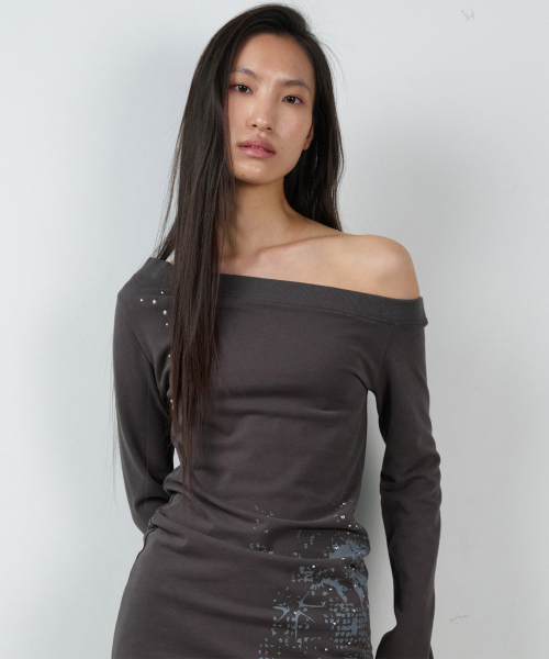 THEVINYLHOUSE(ザバイニルハウス)の「OFF SHOULDER ONE-PIECE(W) CHARCOAL(ワンピース・レディース・その他・FREE)」の3枚目の写真