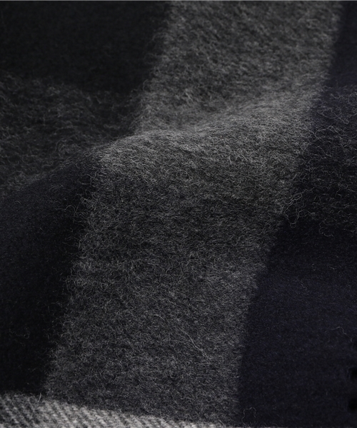 BLUE LABEL CRESTBRIDGE(ブルーレーベルクレストブリッジ)の「ミラノラムブランケット クレストブリッジチェックキルトスカート(スカート・レディース・ネイビー/イエロー/レッド・36/38/34)」の11枚目の写真