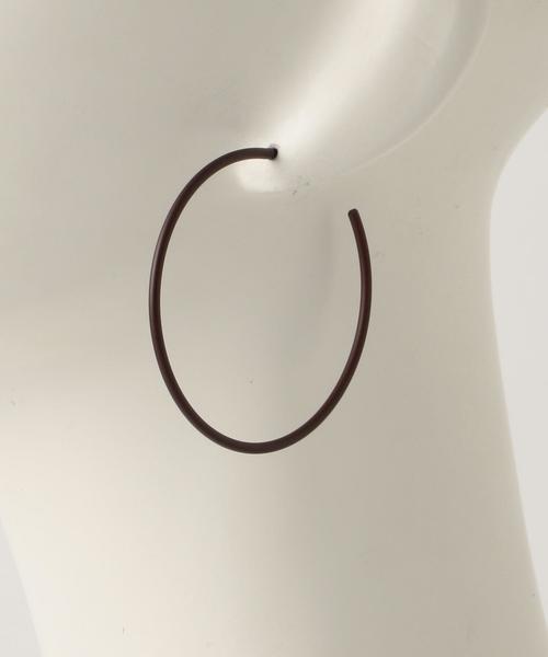 BEAUTY&YOUTH UNITED ARROWS（ビューティーアンドユースユナイテッドアローズ）の「BY カラーコーティング ビッグフープピアス ◆（ピアス（両耳用）・レディース・ブラック/グレー/ワインレッド・FREE）」の8枚目の写真