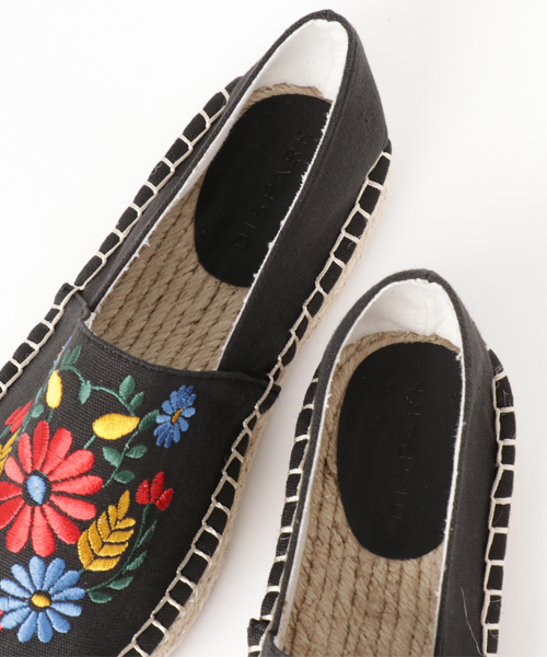 WEGO（ウィゴー）の「DISPARK/フラワーエスパドリーユ（スリッポン・レディース・ホワイト/ブラック/インディゴブルー・LARGE/MEDIUM）」の9枚目の写真