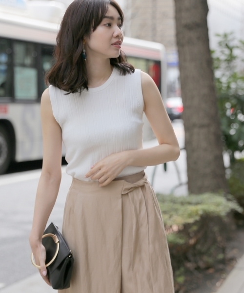 A part by（アパートバイ）の「【CLASSY.6月号掲載】14GCoNyワイドリブノースリーブ　750207 （ニット/セーター・レディース・ブルー/ホワイト/グリーン/オレンジ/ブラック・MEDIUM/LARGE）」の7枚目の写真