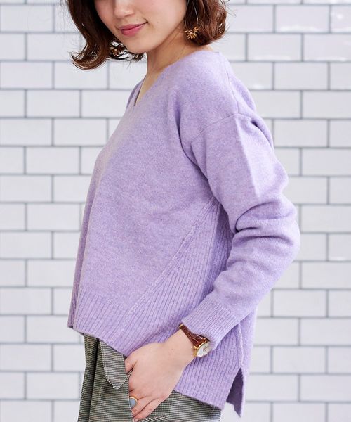 le.coeur blanc（ルクールブラン）の「アンゴラ混Vネックプルオーバー（ニット/セーター・レディース・ベージュ/ライトグレー/チャコールグレー/ラベンダー・38）」の7枚目の写真