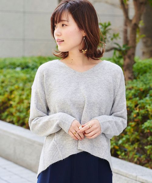 le.coeur blanc（ルクールブラン）の「アンゴラ混Vネックプルオーバー（ニット/セーター・レディース・ベージュ/ライトグレー/チャコールグレー/ラベンダー・38）」の10枚目の写真