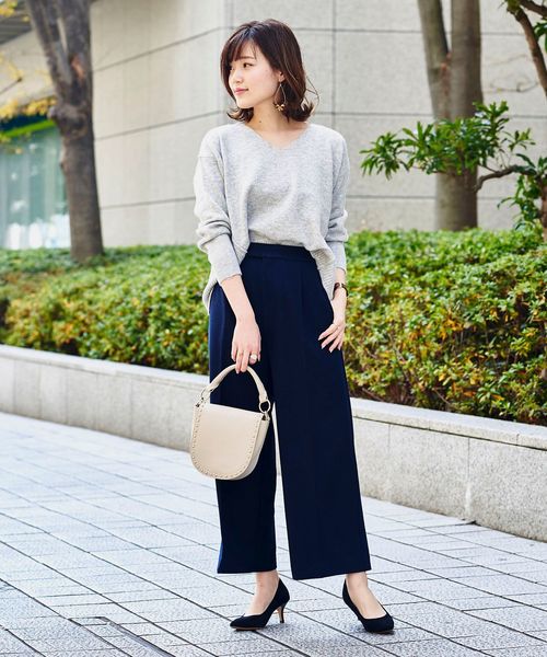 le.coeur blanc（ルクールブラン）の「アンゴラ混Vネックプルオーバー（ニット/セーター・レディース・ベージュ/ライトグレー/チャコールグレー/ラベンダー・38）」の14枚目の写真