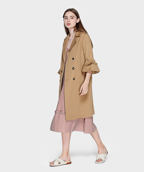CHARLES & KEITH(チャールズ & キース)の「ツイストクリスクロススライダー / TWIST CRISS CROSS SLIDERS(サンダル・レディース・ゴールド系その他/オフホワイト/ブラック・25cm/23cm/24.5cm/22.5cm/23.5cm)」の13枚目の写真