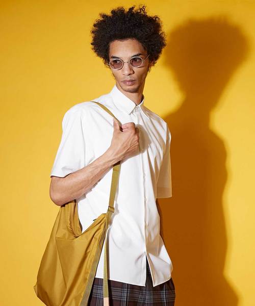 UNITED TOKYO（ユナイテッドトウキョウ）の「ボイルショートスリーブシャツ（シャツ/ブラウス・メンズ・ブラック/ベージュ/オフホワイト/ダークグレー/ネイビー・1/2/3）」の2枚目の写真