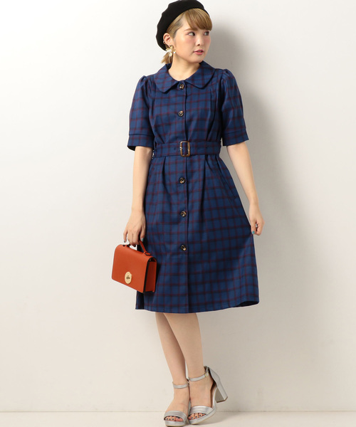 archives（アルシーヴ）の「トレンチ2wayチェックワンピース（ワンピース・レディース・チャコールグレー/ベージュ/ブルー・MEDIUM）」の3枚目の写真