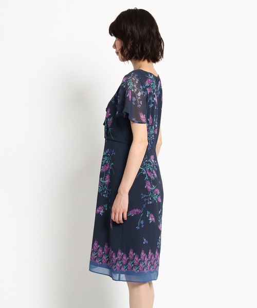 Sunauna(スーナウーナ)の「【洗える】フラワードレープワンピース(ワンピース・レディース・ベージュ/ネイビー・40/38/36)」の4枚目の写真