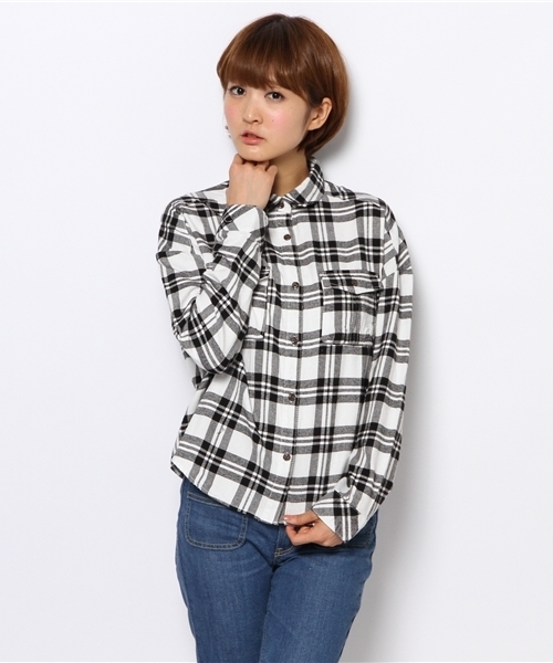 one after another NICE CLAUP（ワンアフターアナザーナイスクラップ）の「【ナイスクラップ】チェックＣＨＥＣＫシャツ（シャツ/ブラウス・レディース・ブルー/パープル/ブラック・FREE）」の4枚目の写真