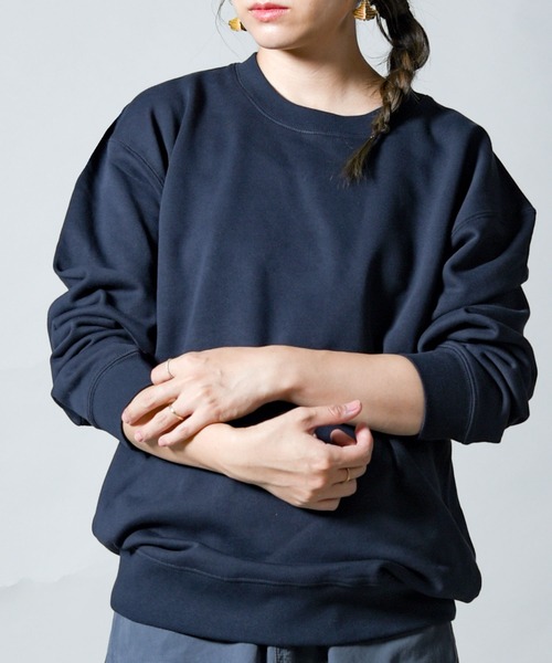 United Athle（ユナイテッドアスレ）の「2-【UA -ユナイテッドアスレ-】10oz CREW SWEAT 無地スウェット/絶妙なワイドシルエット / レディース メンズ トレーナー/ 10.0oz /クルーネック/スウェット / トレーナー（スウェット・レディース・オリーブ/バーガンディー/レッド/ミックスグレー/ネイビー/ブラック/ロイヤルブルー・LARGE/X-LARGE/MEDIUM/XX-LARGE/SMALL）」の4枚目の写真